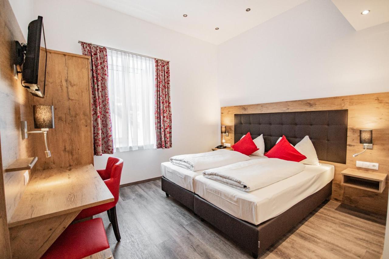 Hotel Wilder Mann ستيناش آم بيرنر المظهر الخارجي الصورة