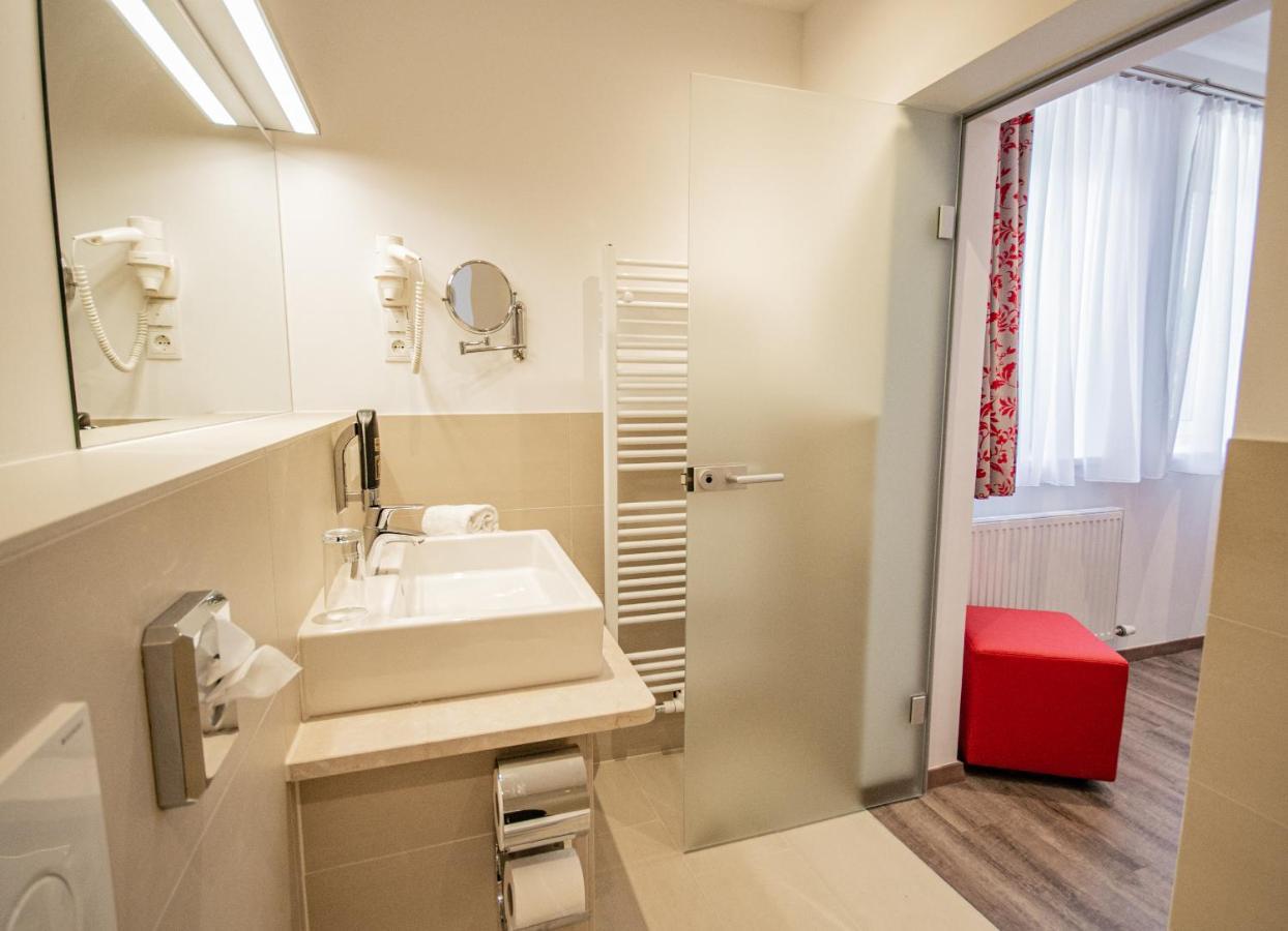 Hotel Wilder Mann ستيناش آم بيرنر المظهر الخارجي الصورة