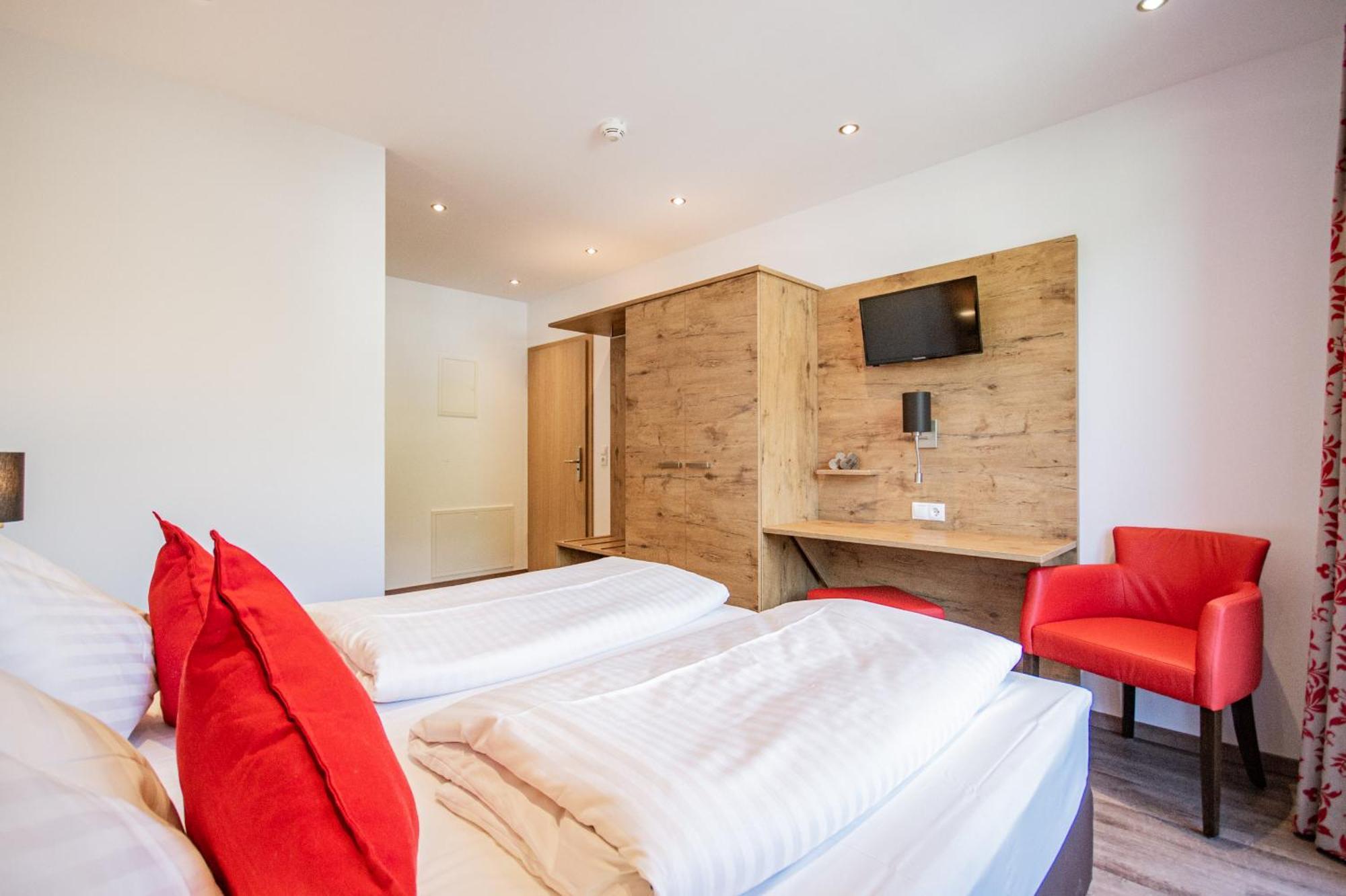 Hotel Wilder Mann ستيناش آم بيرنر الغرفة الصورة