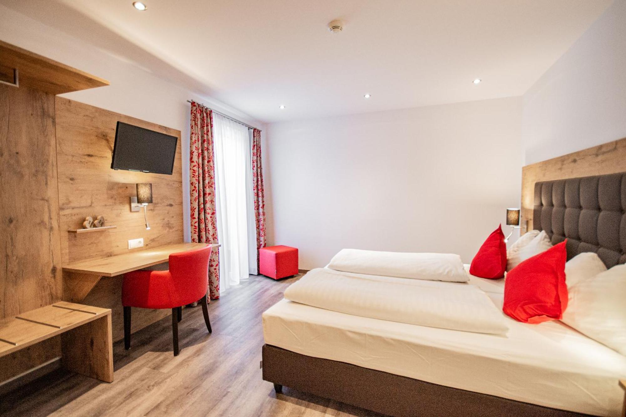 Hotel Wilder Mann ستيناش آم بيرنر الغرفة الصورة