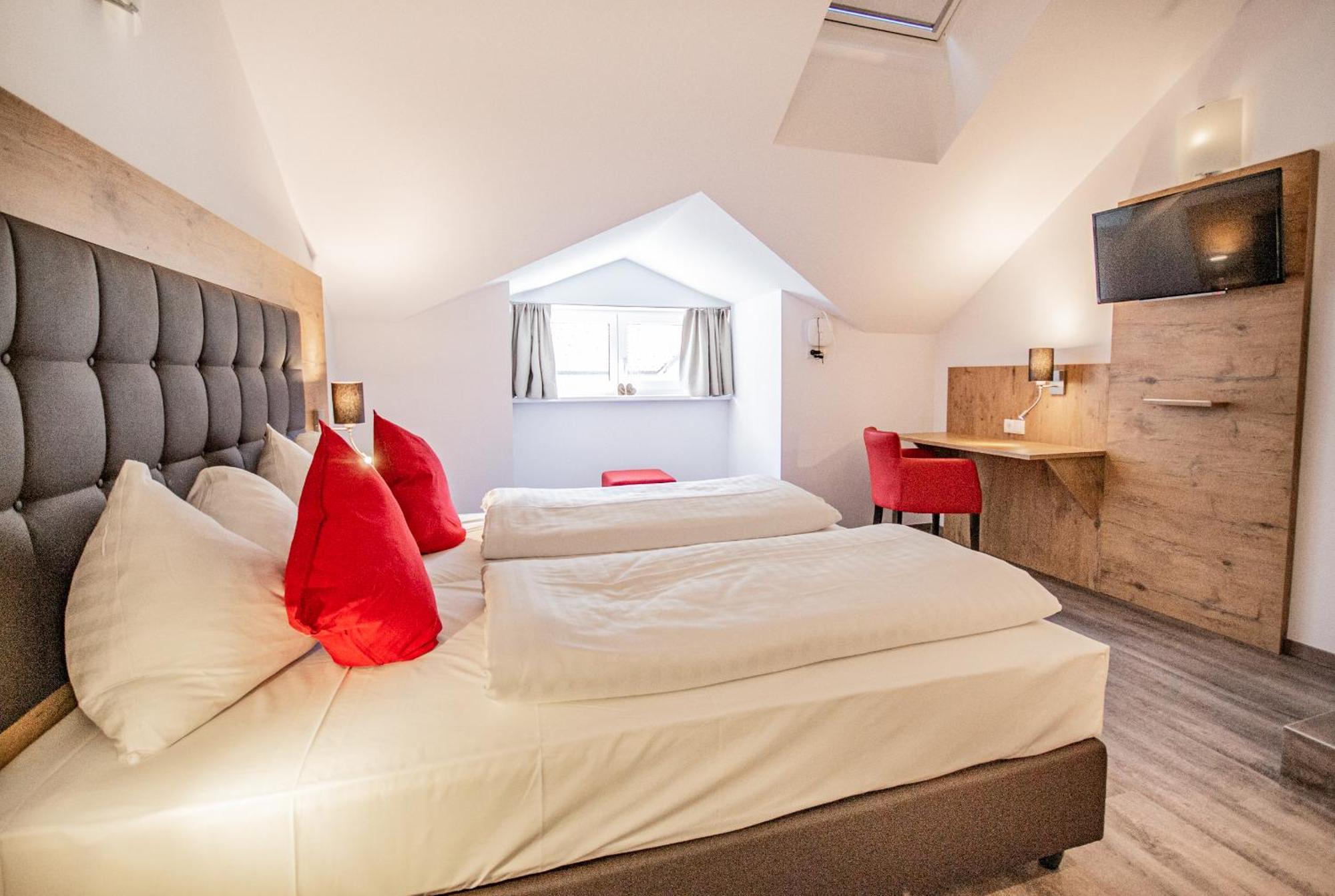 Hotel Wilder Mann ستيناش آم بيرنر الغرفة الصورة